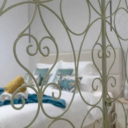 Guest house Barsanz Palace