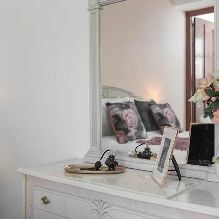 Guest house Barsanz Palace *