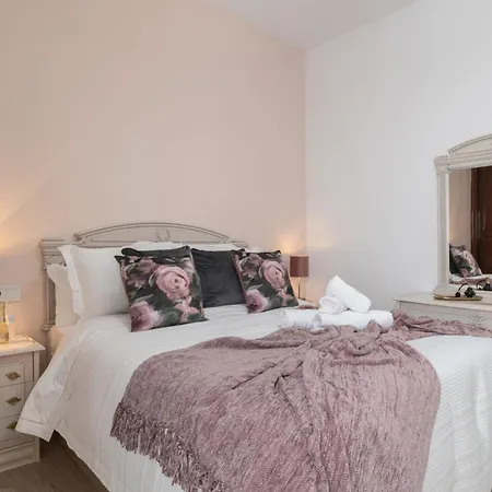 Barsanz Palace Guest house