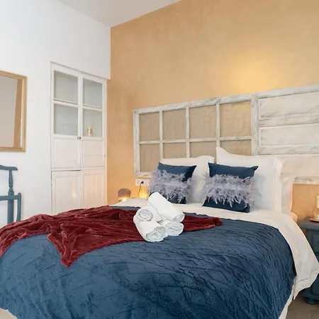 Barsanz Palace Guest house